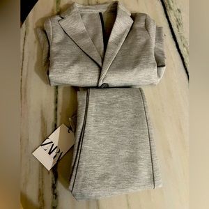 Zara boys suit. Unworn. Size 6
